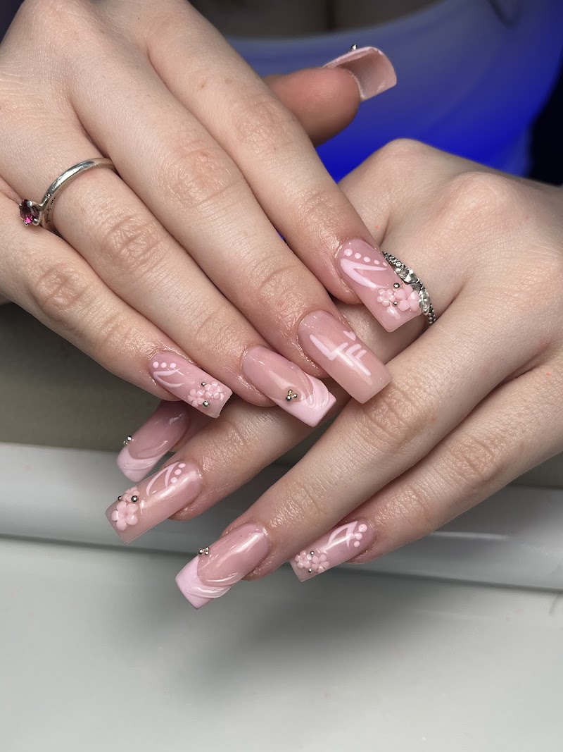 Miyu Nails and Lashes - foto 2