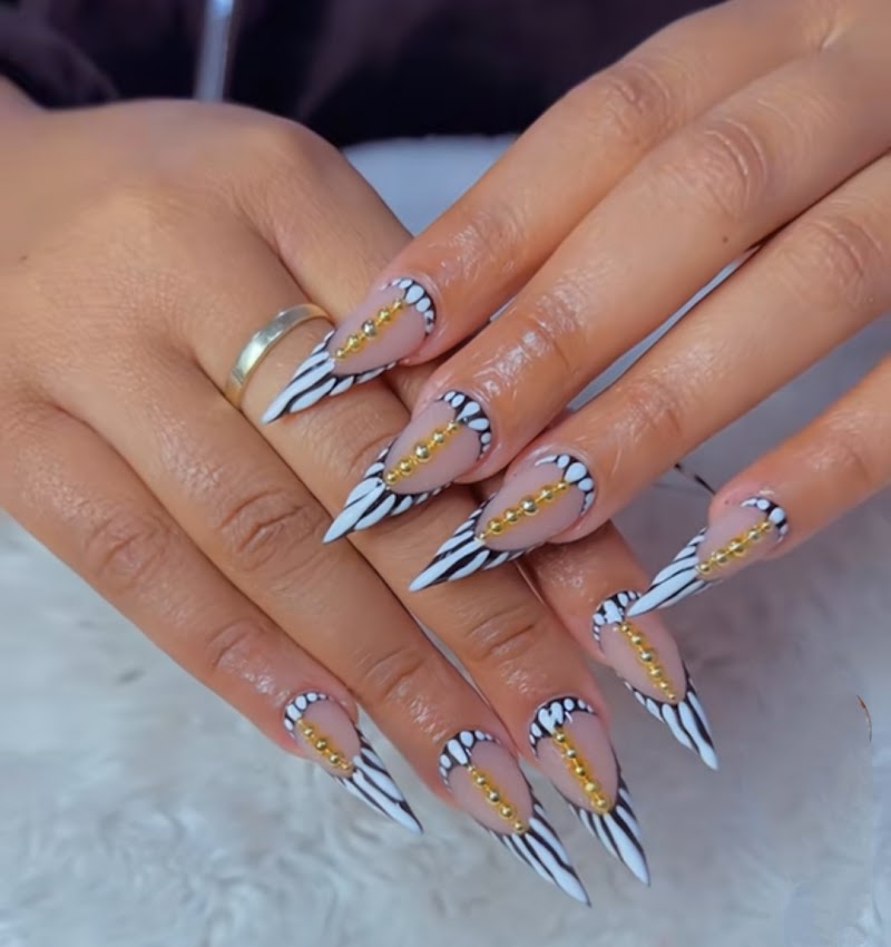 MUNDO-NAILS,VÍA JULIA,95