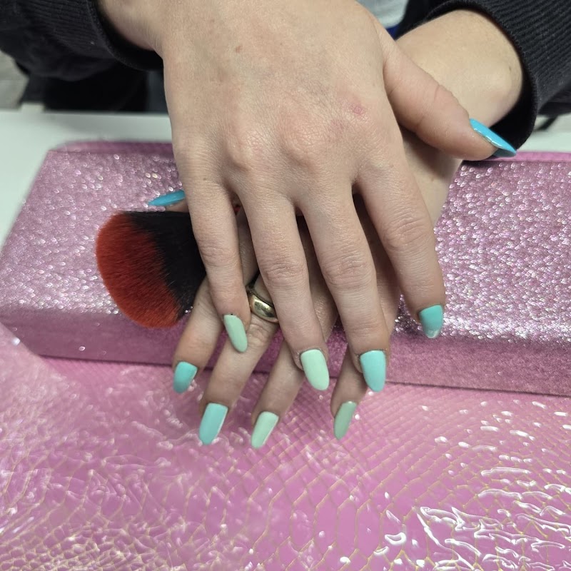 Nails Anna y Spa Salón de Belleza Barcelona - foto 4