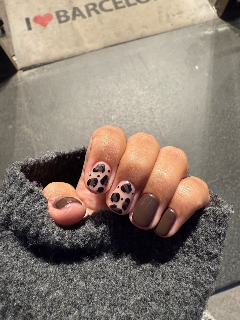 Nails Chics - Barcelona - foto 2