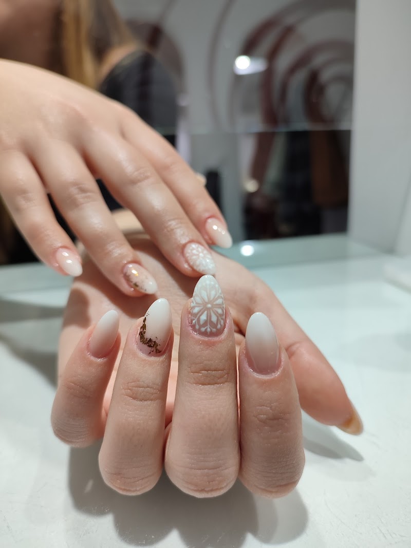 Nails Factory Barcelona Sants - photo 4