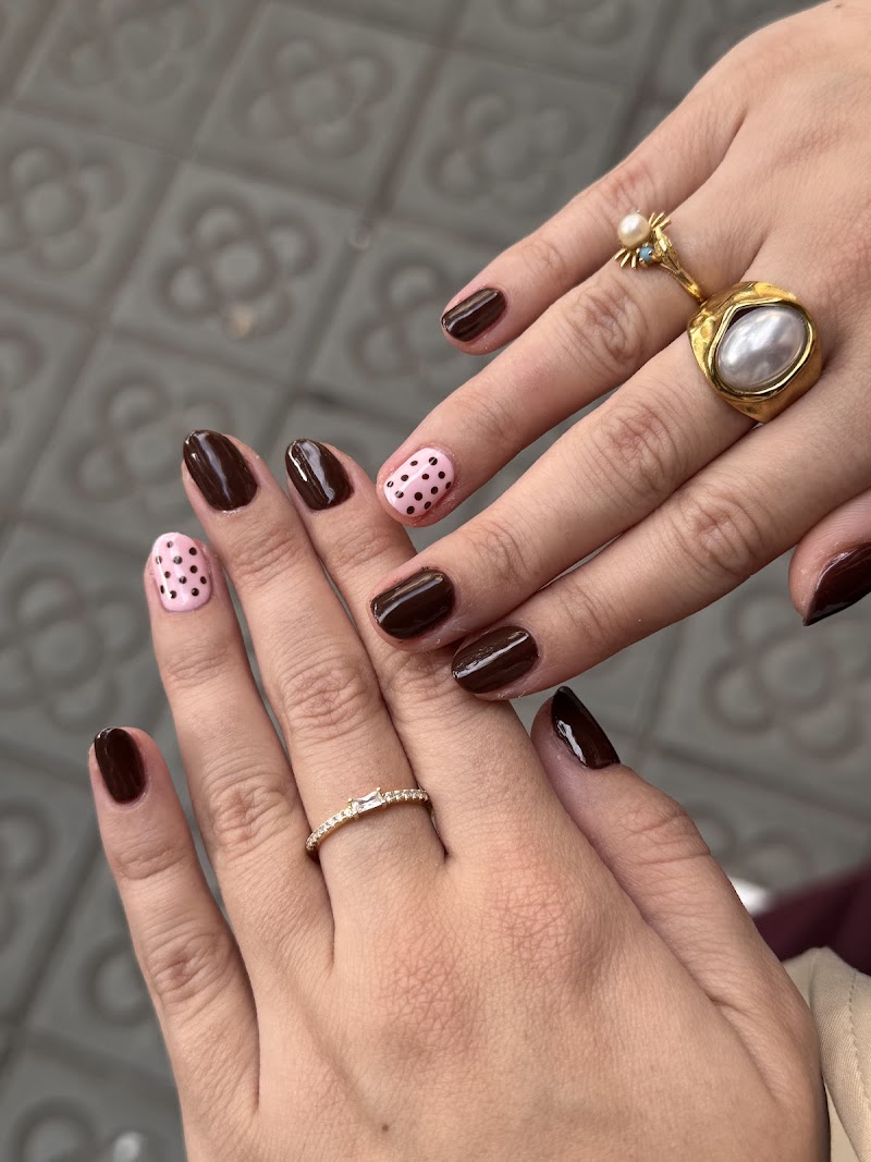 NAILS STUDIO BARCELONA sin acrilicos ni monómero - foto 3