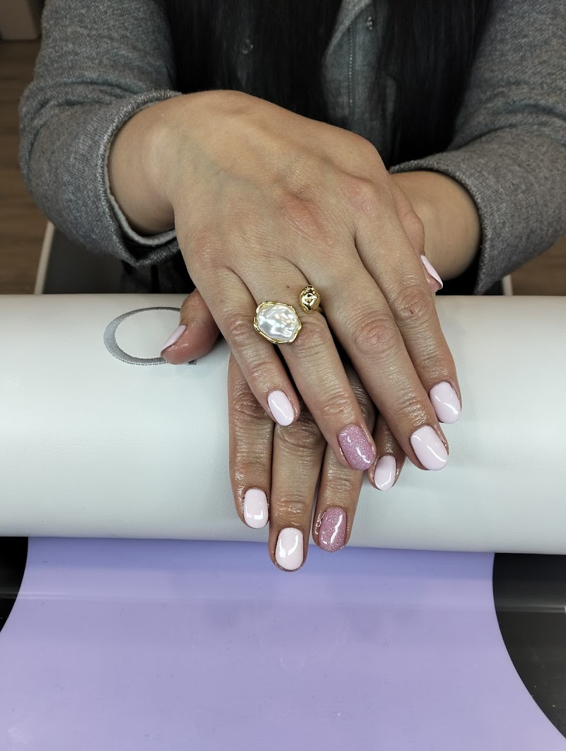 Nails&Friends | Muntaner (Barcelona) - photo 4