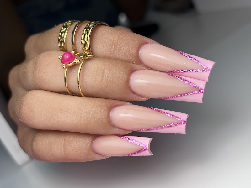 Naty Naiils - manicura y pedicura