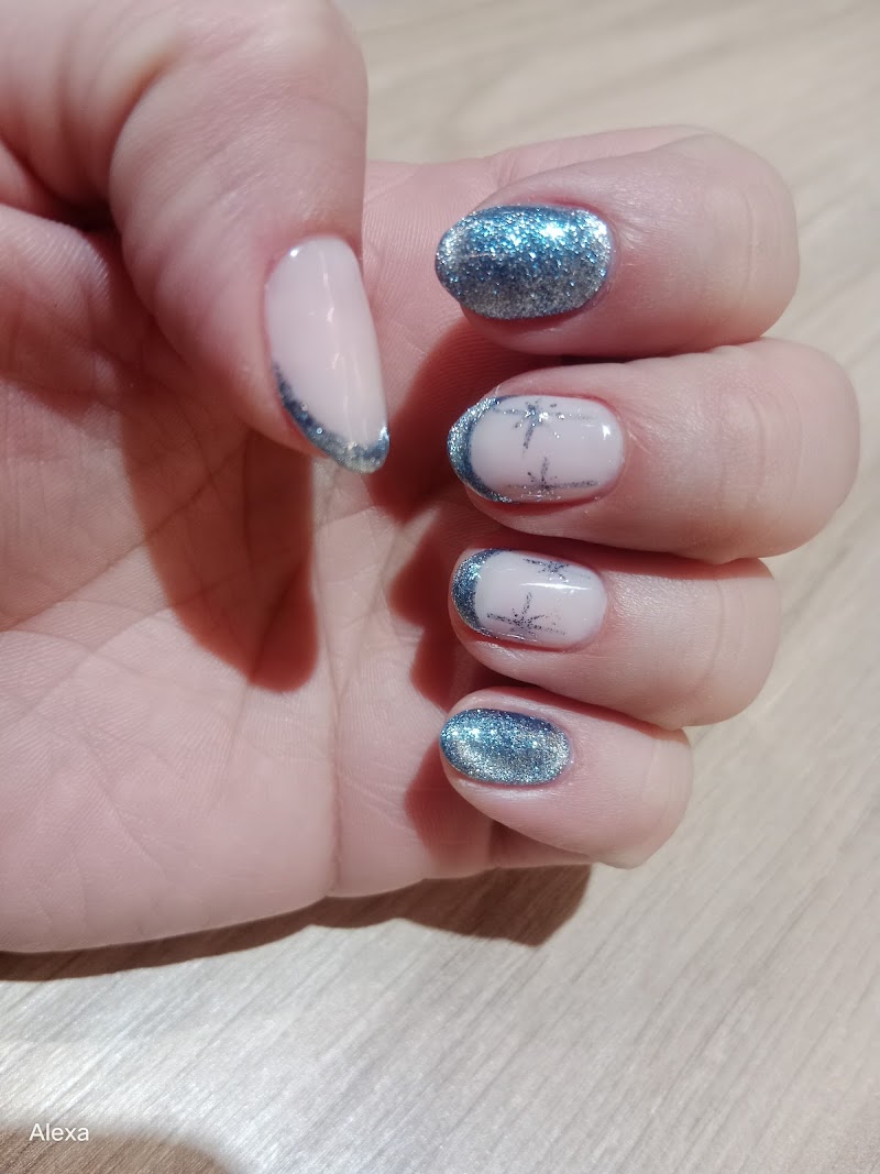 Pedicura,Manicura, especialista en Cejas, Depilacion, corte diseño mujer, DAMA BEAUTY - foto 2
