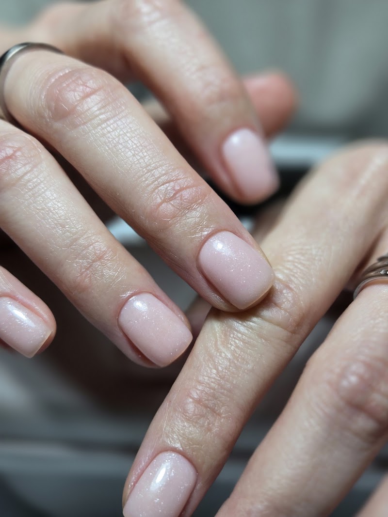 R-Beauty Style — Manicura y Pedicura • Pestañas Barcelona - foto 2