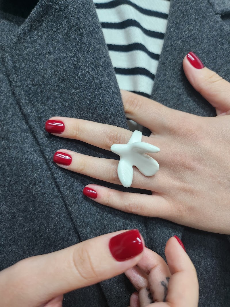 R-Beauty Style — Manicura y Pedicura • Pestañas Barcelona - foto 3