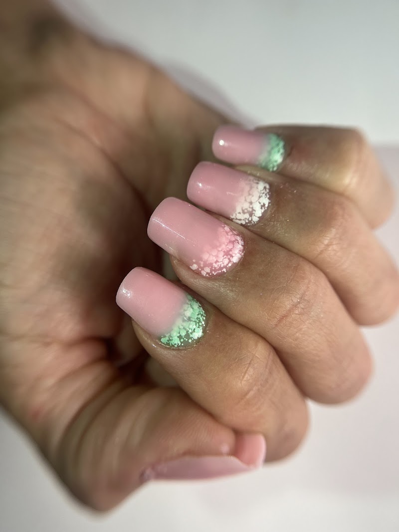 RI nails & beauty salon - foto 2
