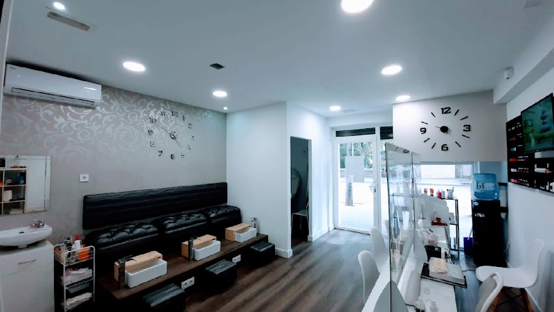SALON T NAILS MARAGALL - foto 2