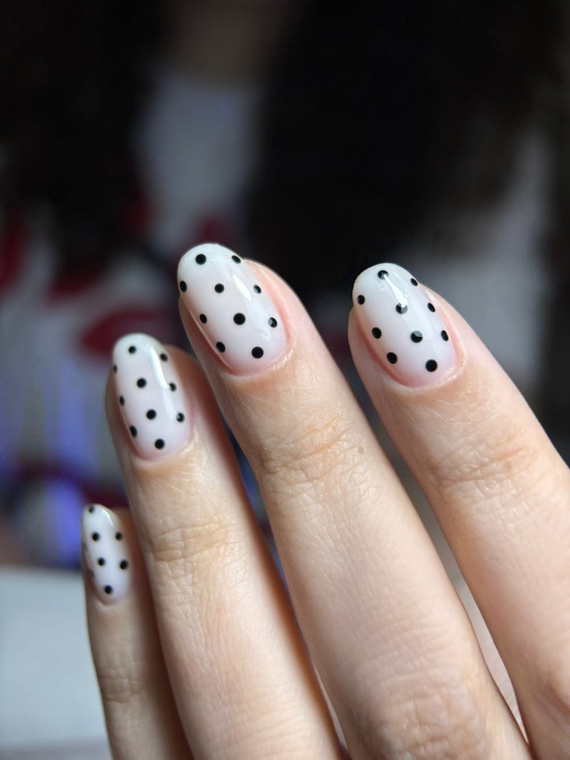 Sibel Lux Salon | Manicura Rusa & Uñas Sant Gervasi - foto 4