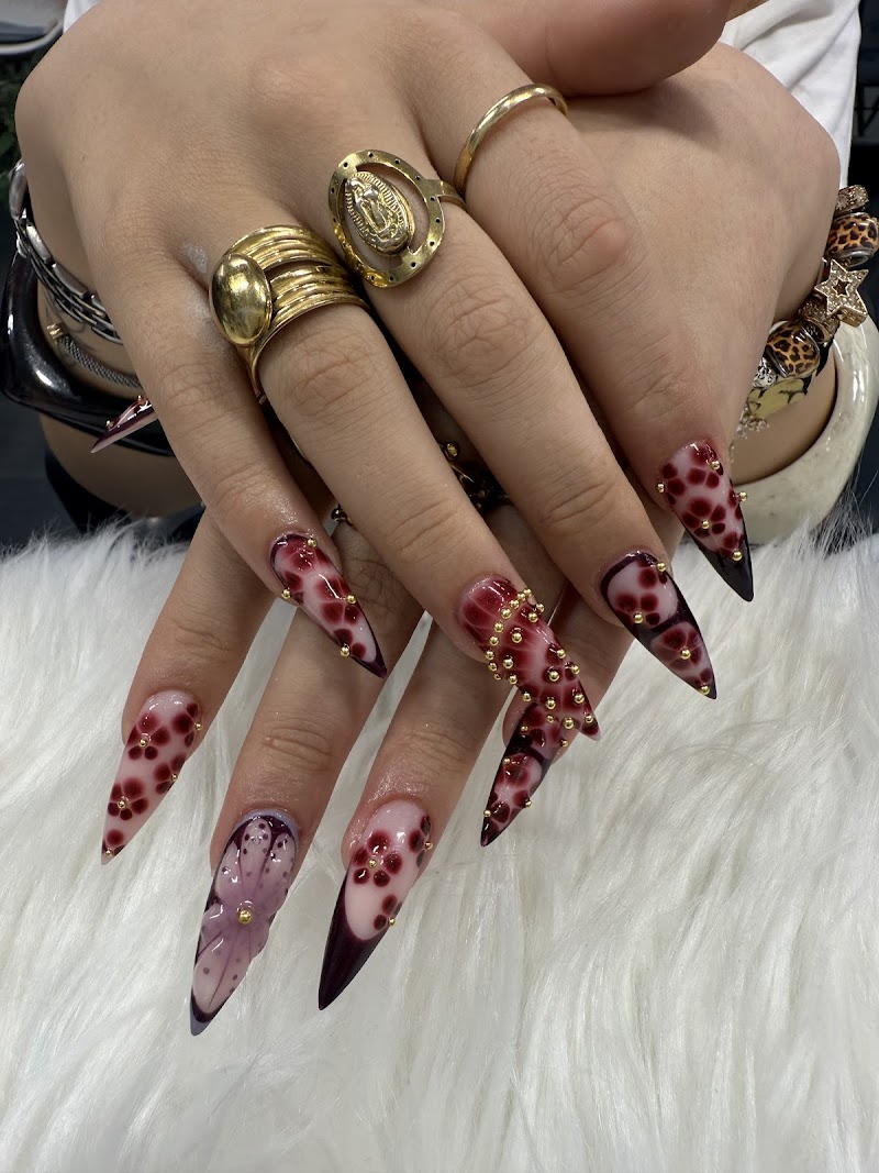 TONI NAILS 3