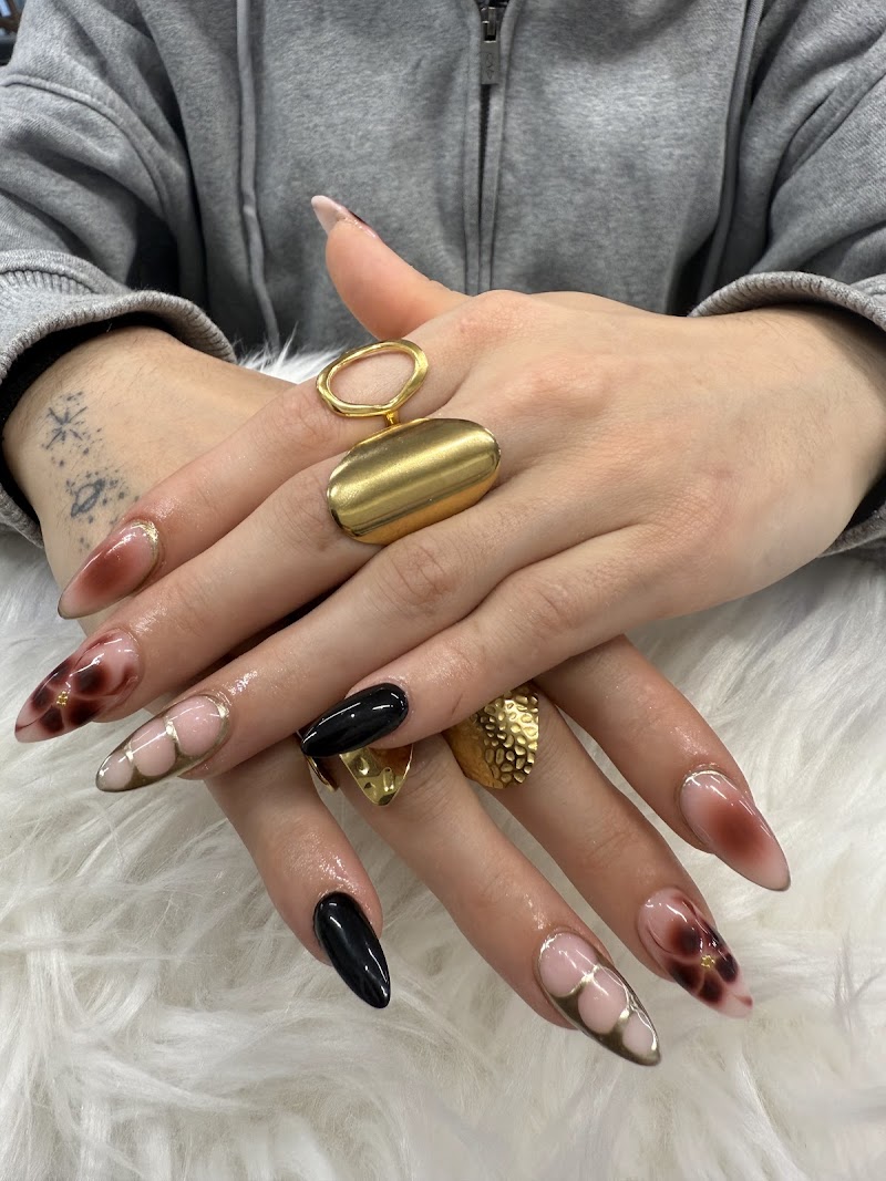 TONI NAILS 3 - foto 4
