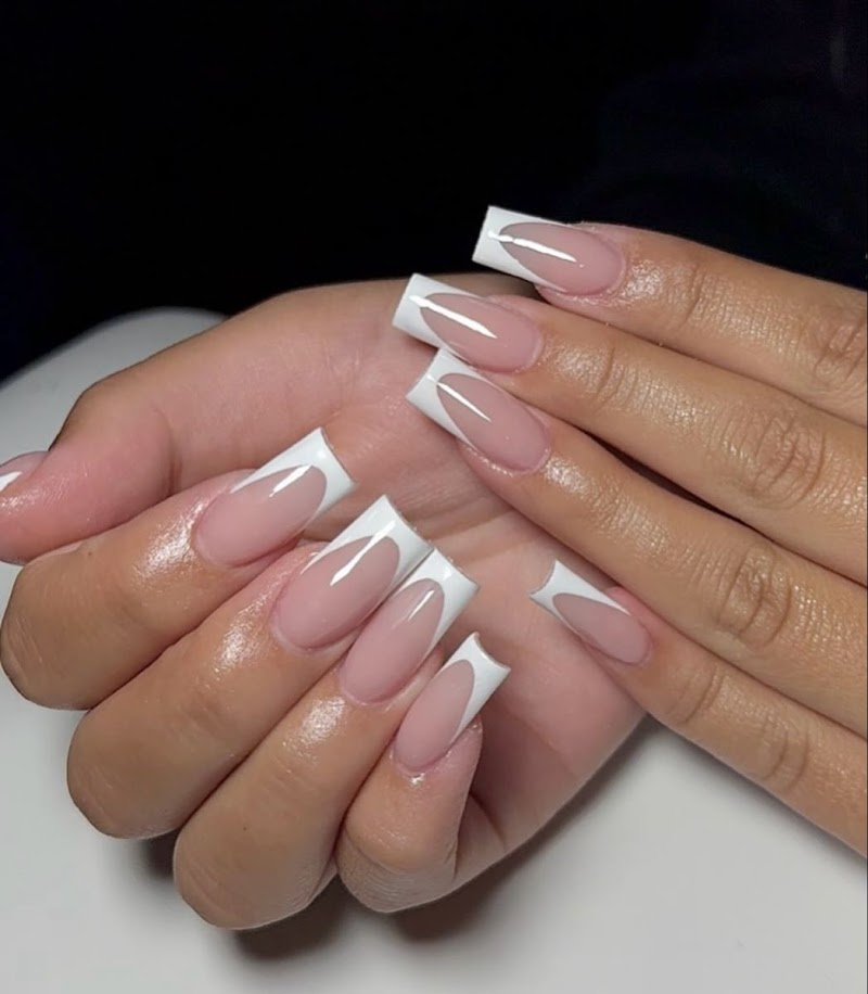 TONI NAILS 4 - foto 2