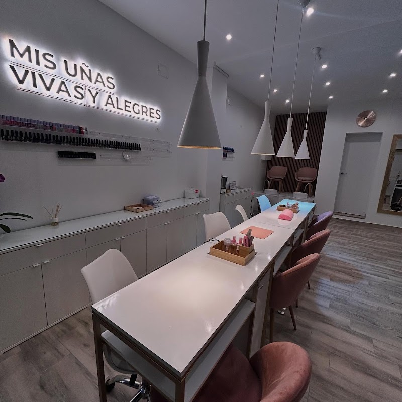 Vivi Nails