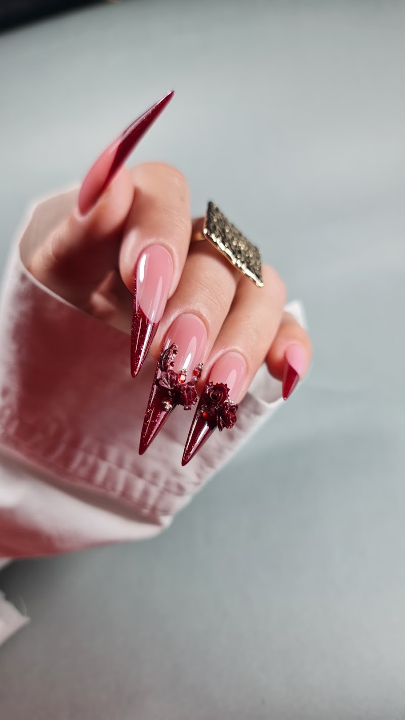 Yana CM NAILS - foto 3