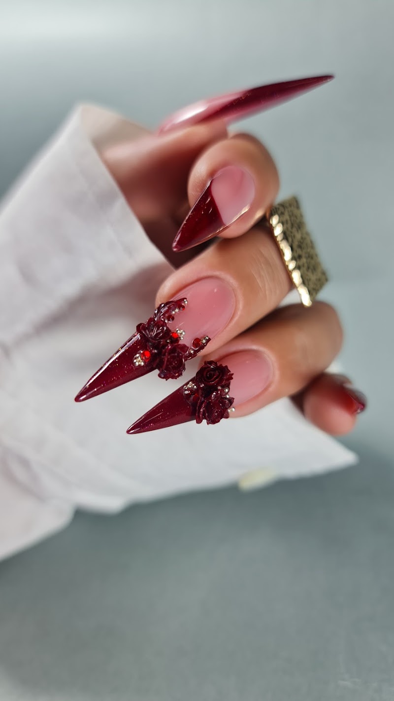 Yana CM NAILS - foto 4