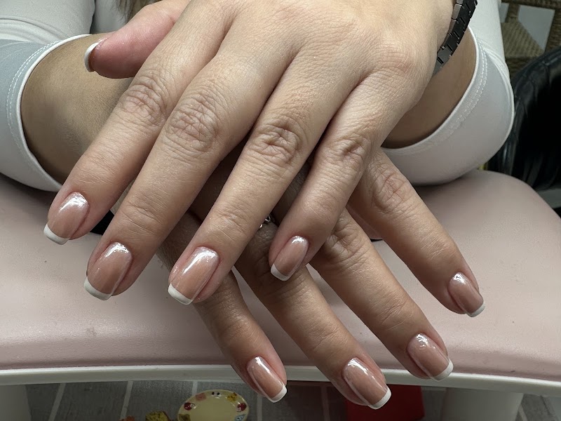 Yoyo Nails